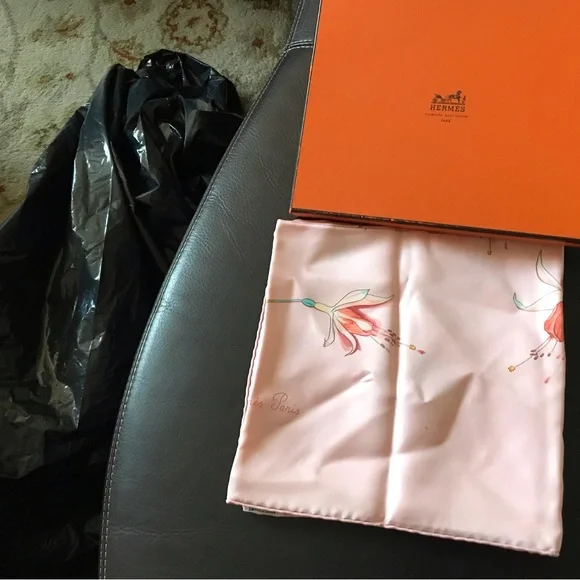 100% silk HERMES SCARF - Picture 14 of 15